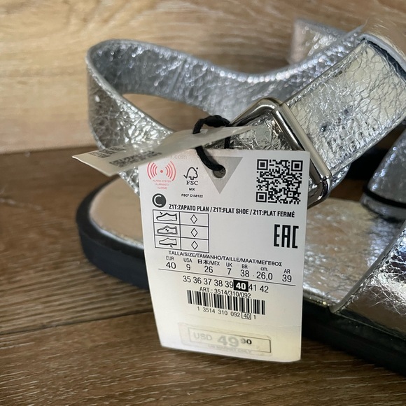 Zara Women’s Leather Silver Side Cut Metallic Buckled Sandals Size 9 EU 40 NEW - Picture 3 of 7